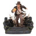 Figurine - Indiana Jones et les Aventuriers de l'Arche Perdue - Gallery Deluxe Escape with Idol - Diamond Select