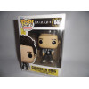Figurine Funko Pop! TV Chandler Bing (College) - N° 1646 : revivez les années universitaires de Chandler avec cette figurine