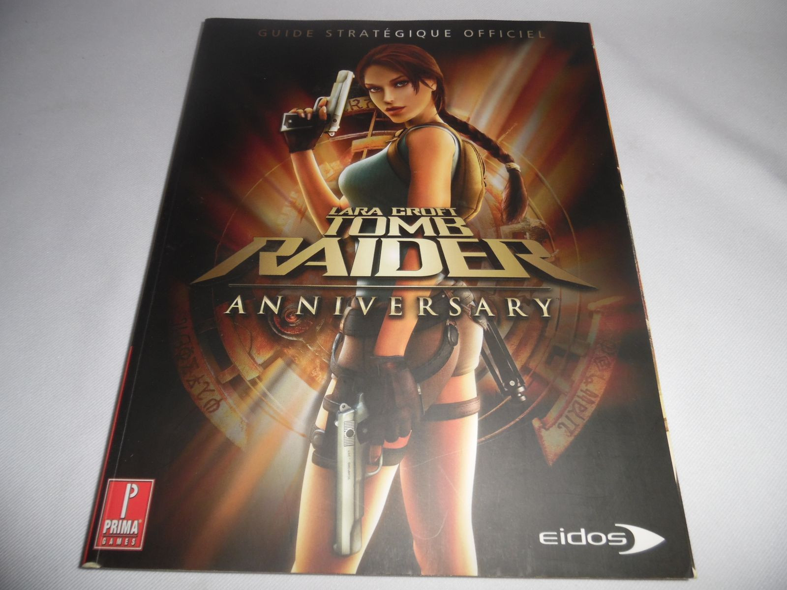 TOMBRAIDERパンフレット guide-officiel-lara-croft-tomb
